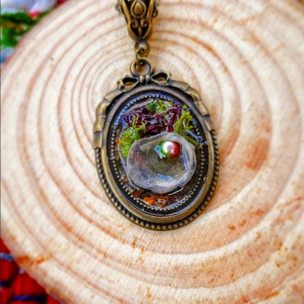 *SOLD* Beach Themed Shell & Pearl Pendant Necklace